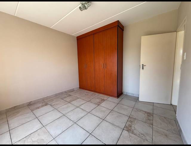 2 BEDROOM APARTMENT FOR SALE IN WATERVAL EAST